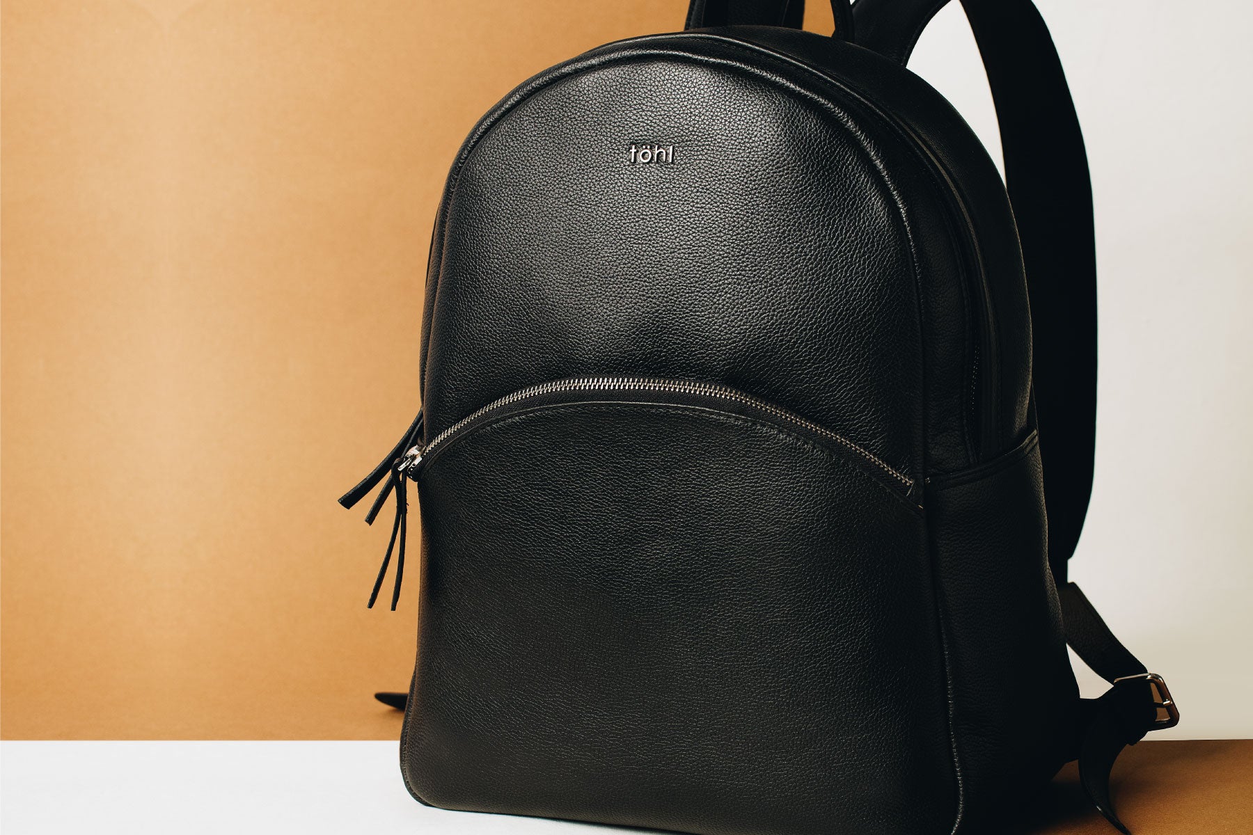 COLOR SPOTLIGHT : BLACK VELVET