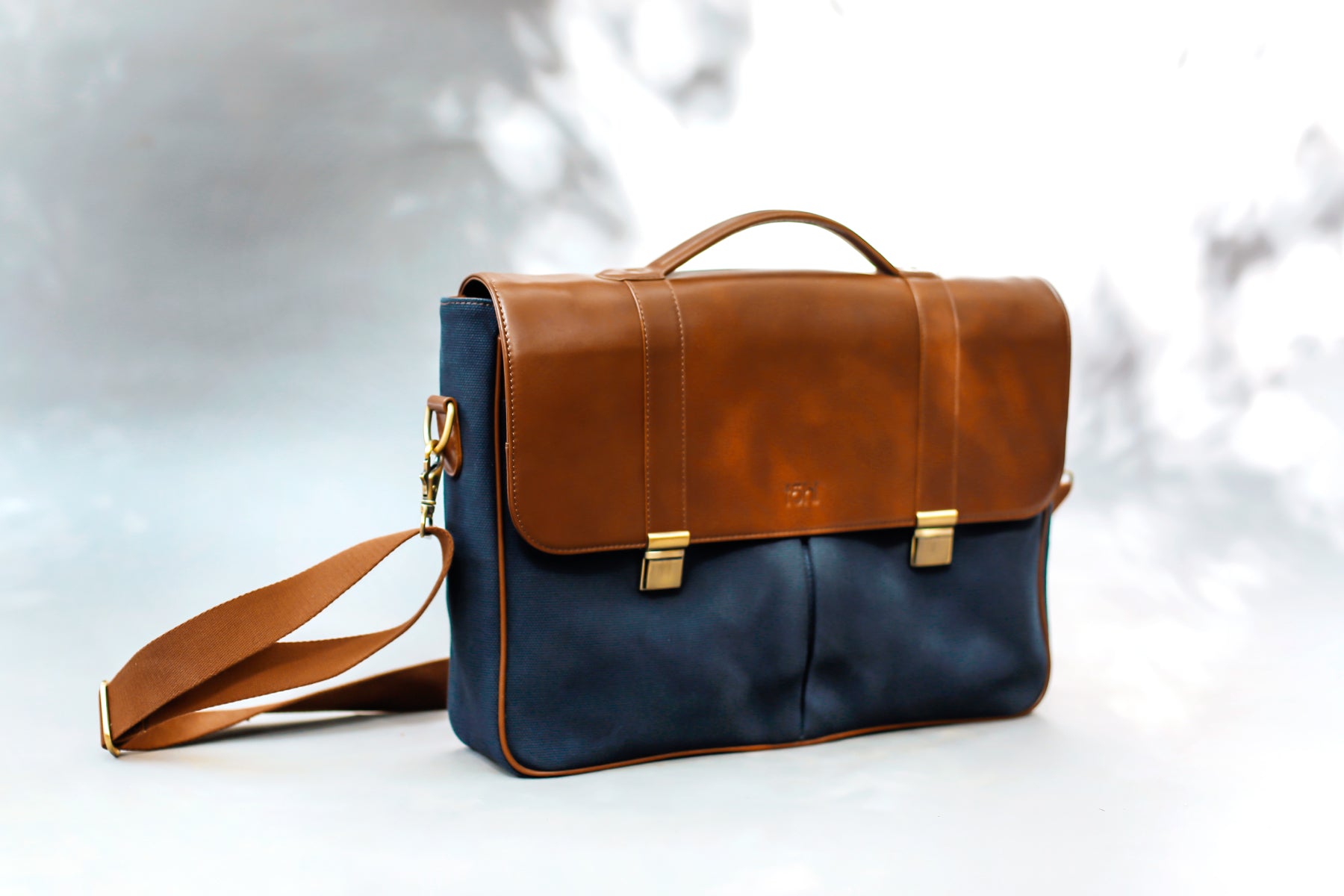Valises & Satchels
