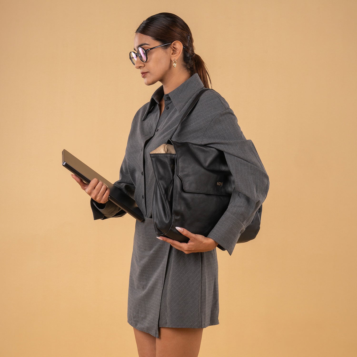 ARIANNA WOMEN'S LAPTOP BAG - CHARCOAL BLACK