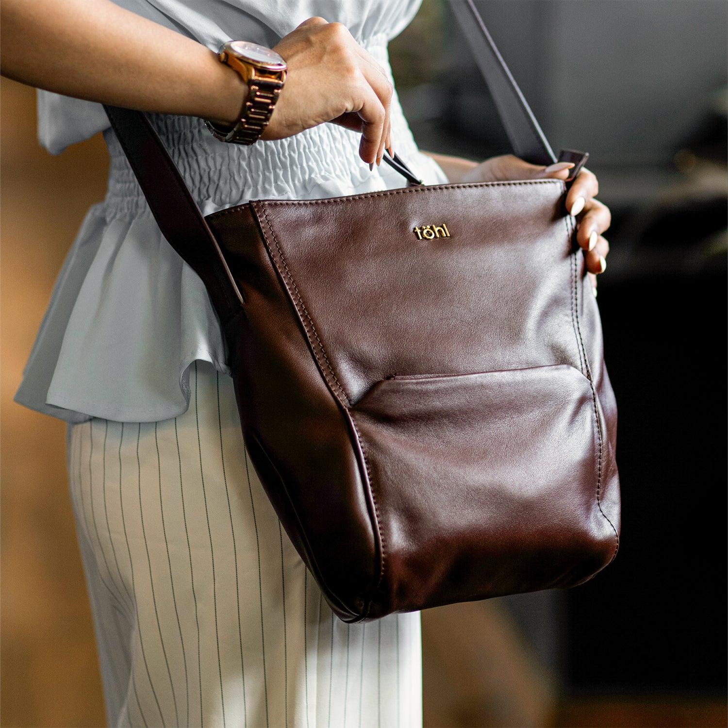 COLETTE WOMEN'S SLING & CROSSBODY BAG - WALNUT