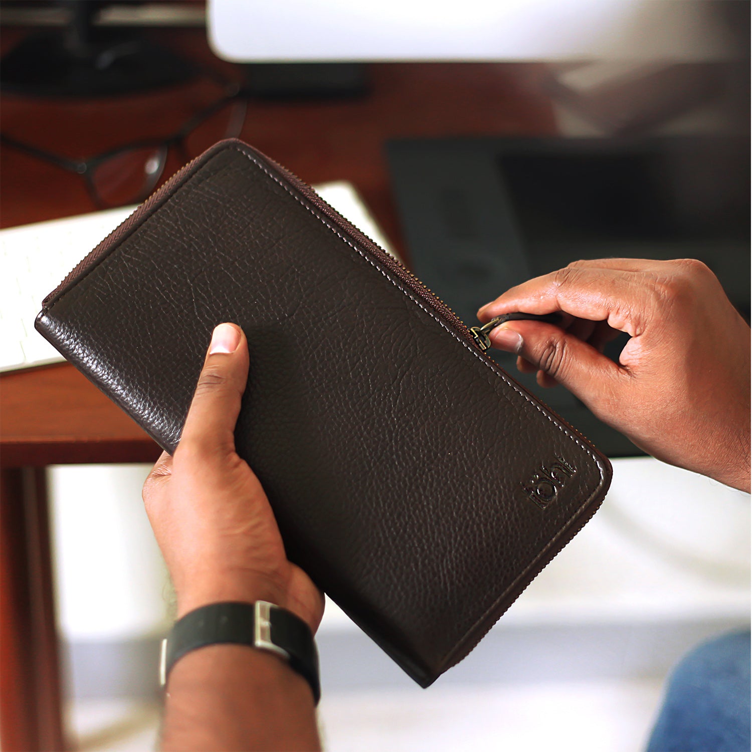 DONATO MEN'S TRAVEL WALLET - T MORO