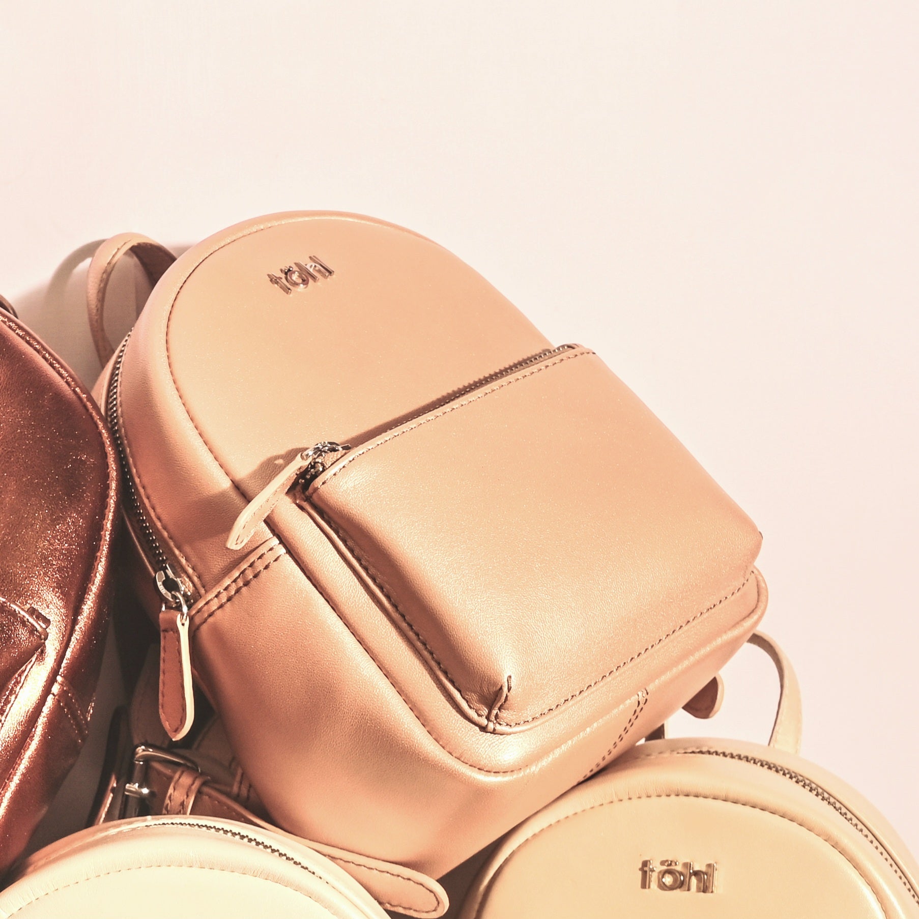 NEVERN WOMEN'S BACKPACK - METALLIC NUDE