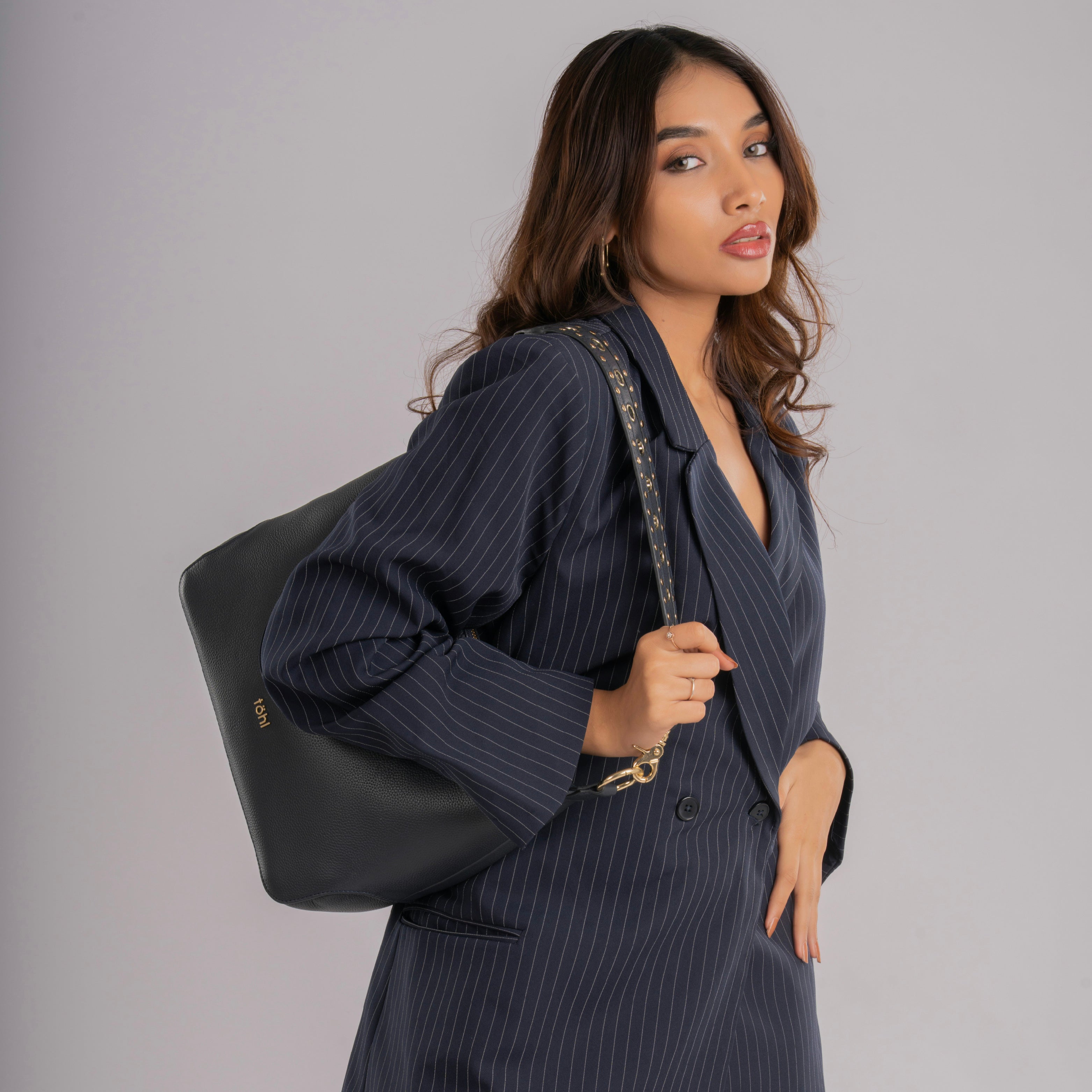 FENCHURCH WOMEN'S SHOULDER BAG - CHARCOAL BLACK