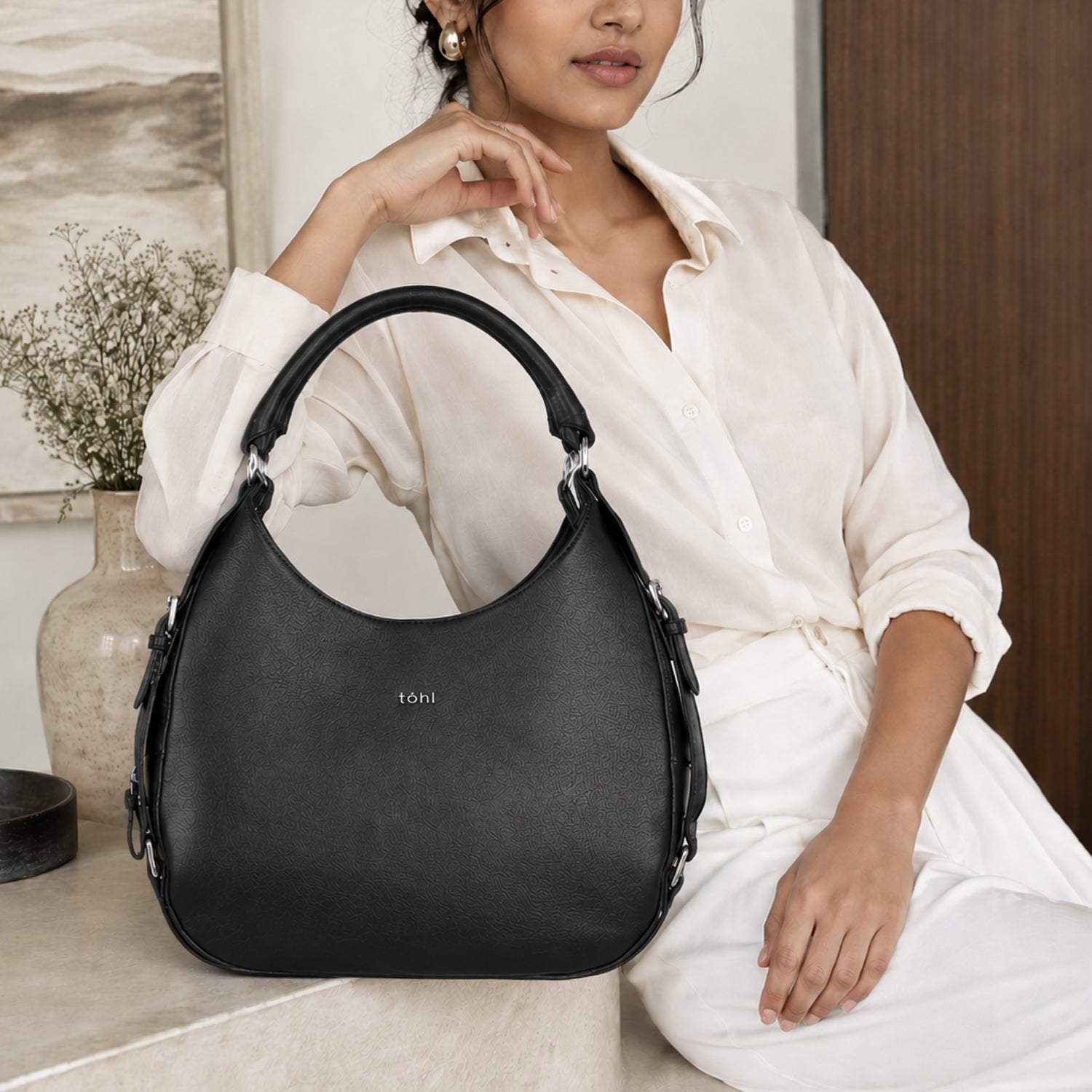 KAIA பெண்கள் தோள்பட்டை பை - கரி கருப்பு