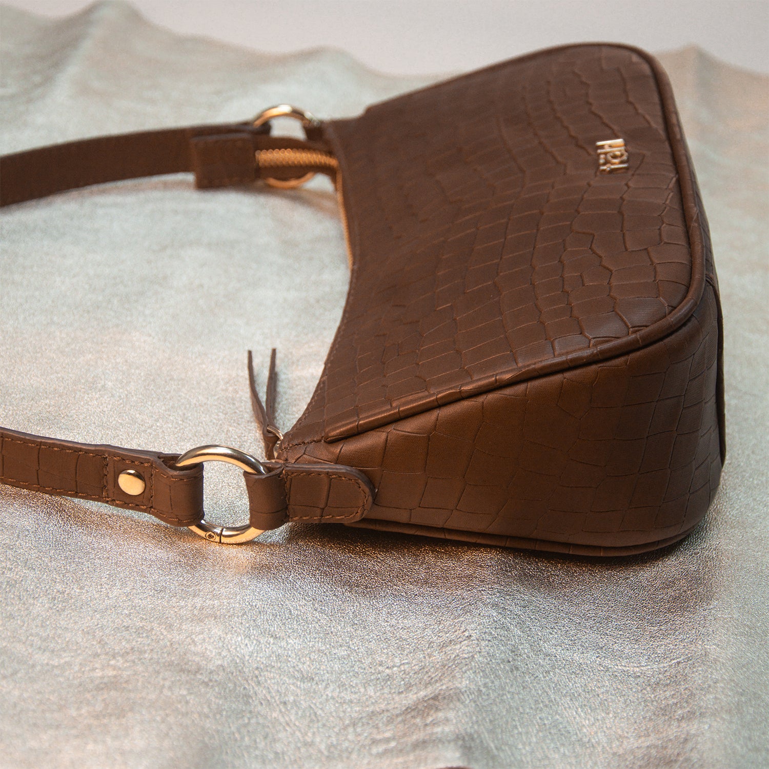 लॉरेन महिलाओं का शोल्डर बैग - टैन