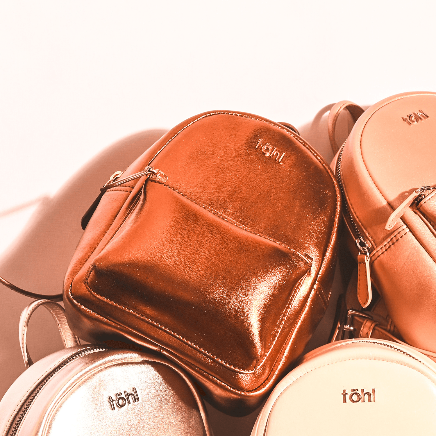 NEVERN WOMEN'S BACKPACK - METALLIC CHOCO