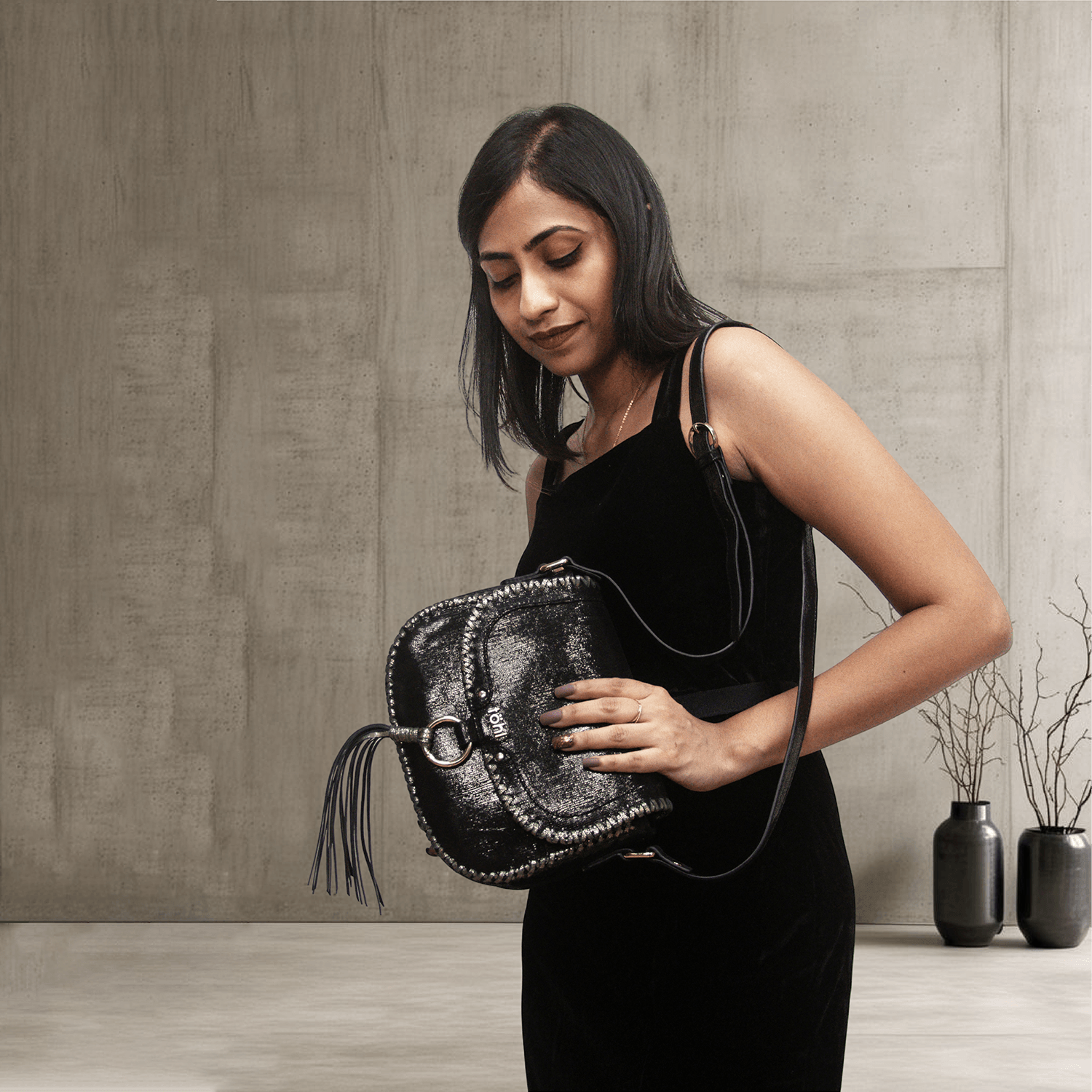 PARKER WOMEN'S SLING BAG - SHIMMER BLACK