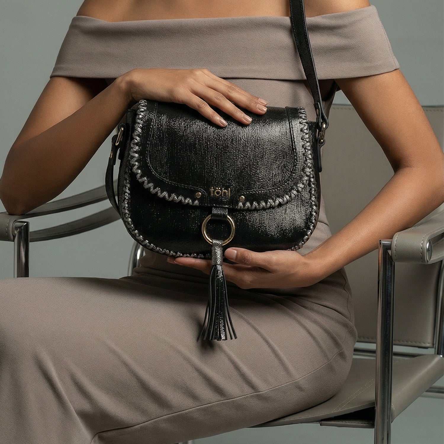 PARKER WOMEN'S SLING BAG - SHIMMER BLACK