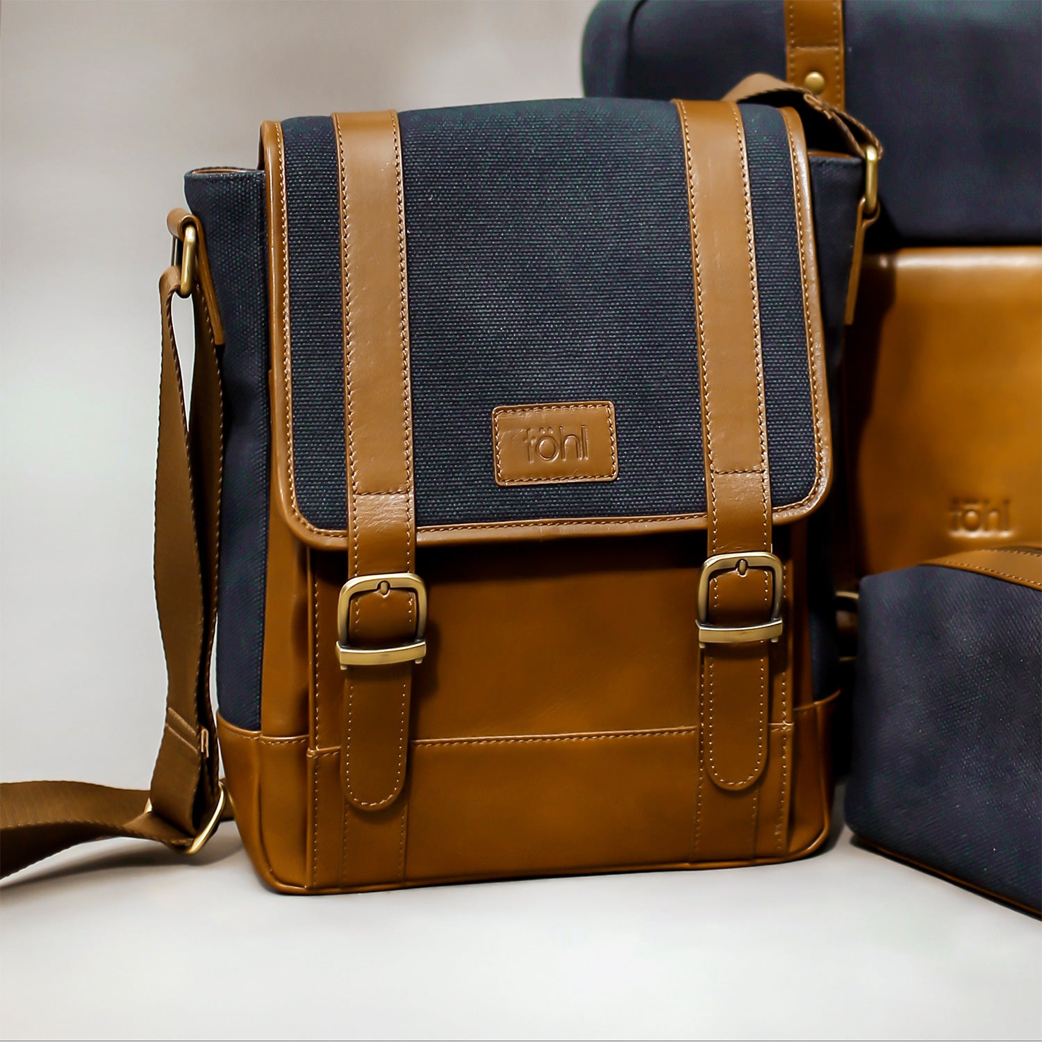 PATRO MEN'S CROSSBODY & MESSENGER BAG - NAVY
