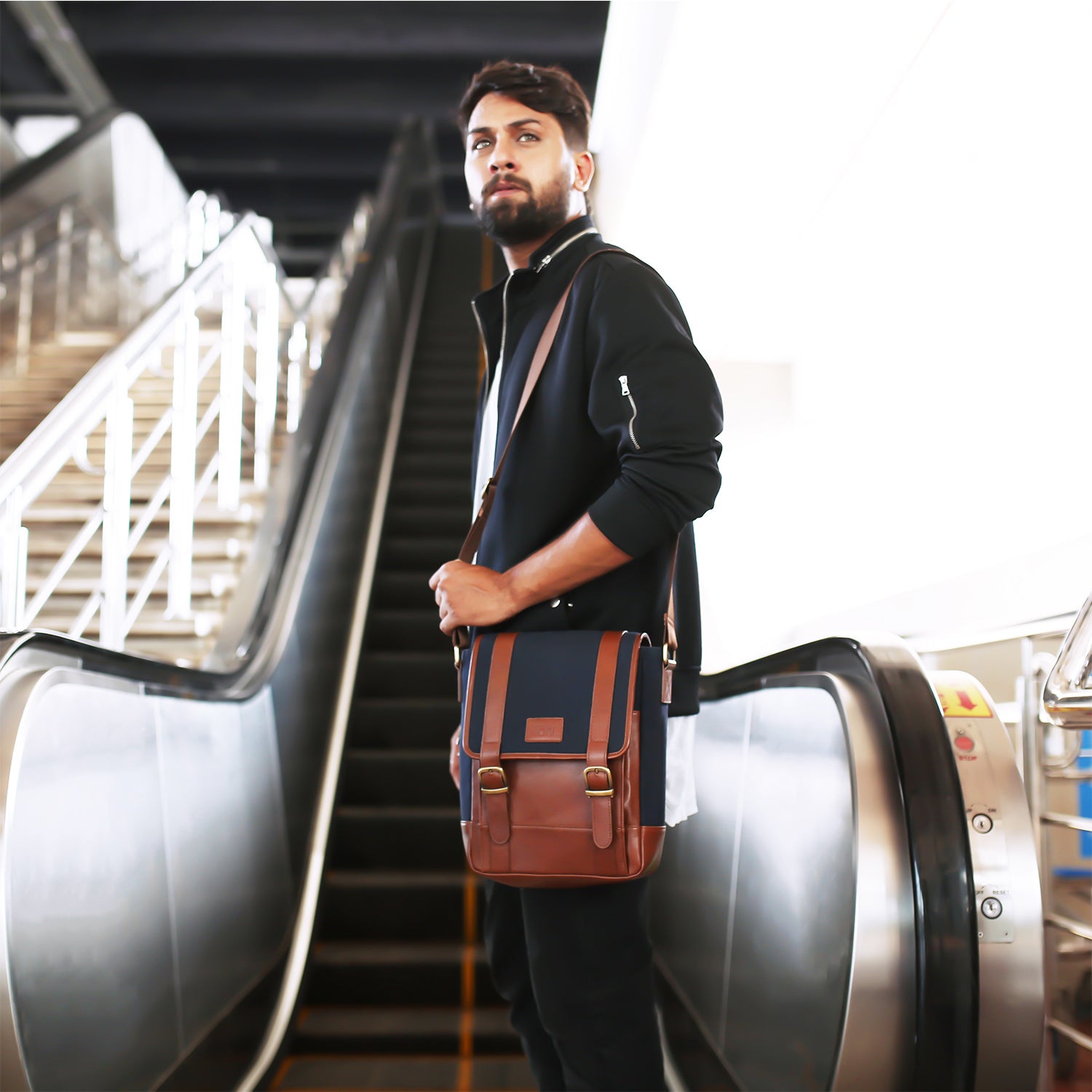 PATRO MEN'S CROSSBODY & MESSENGER BAG - NAVY