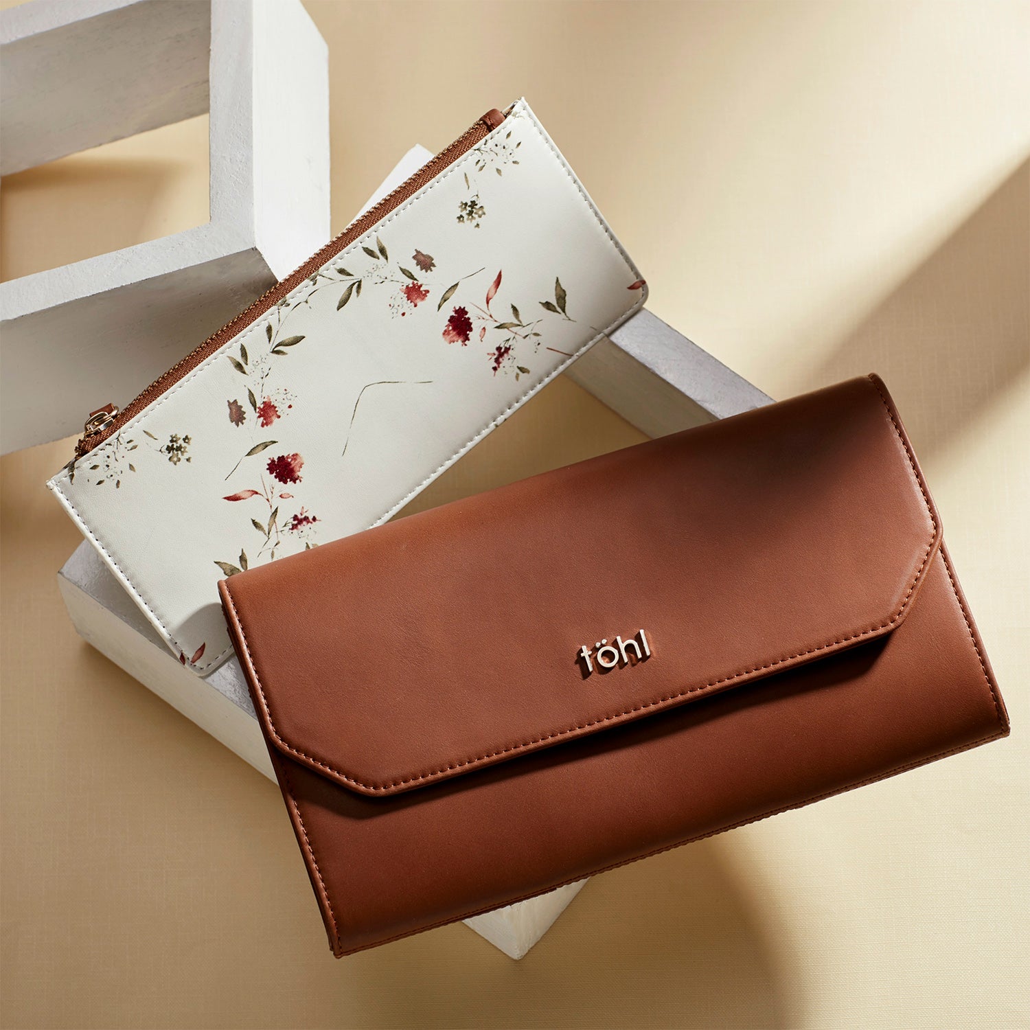 रिस्का महिला क्लच - विंटेज टैन