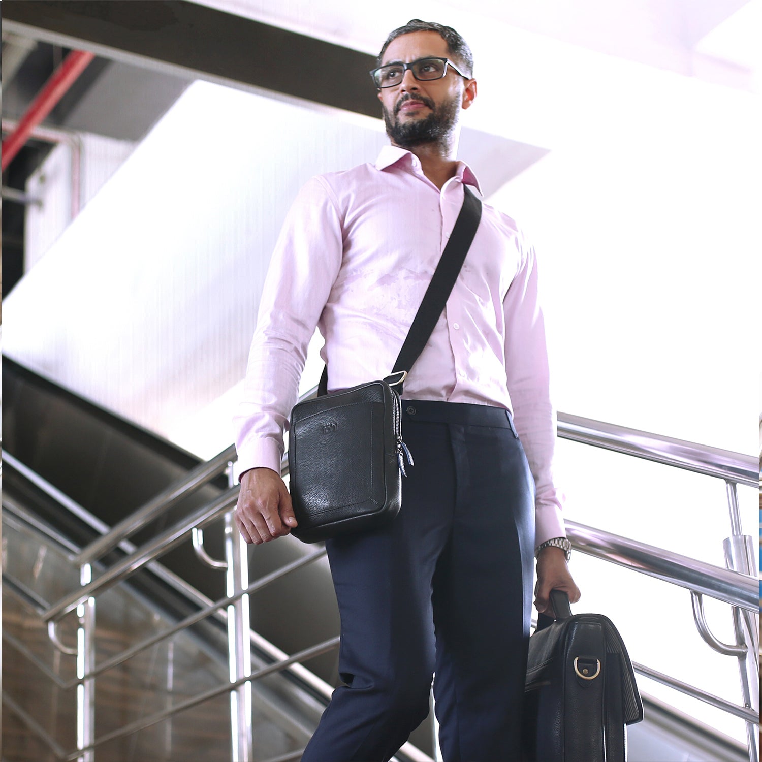 SAVONA MEN'S CROSSBODY & MESSENGER BAG - CHARCOAL BLACK