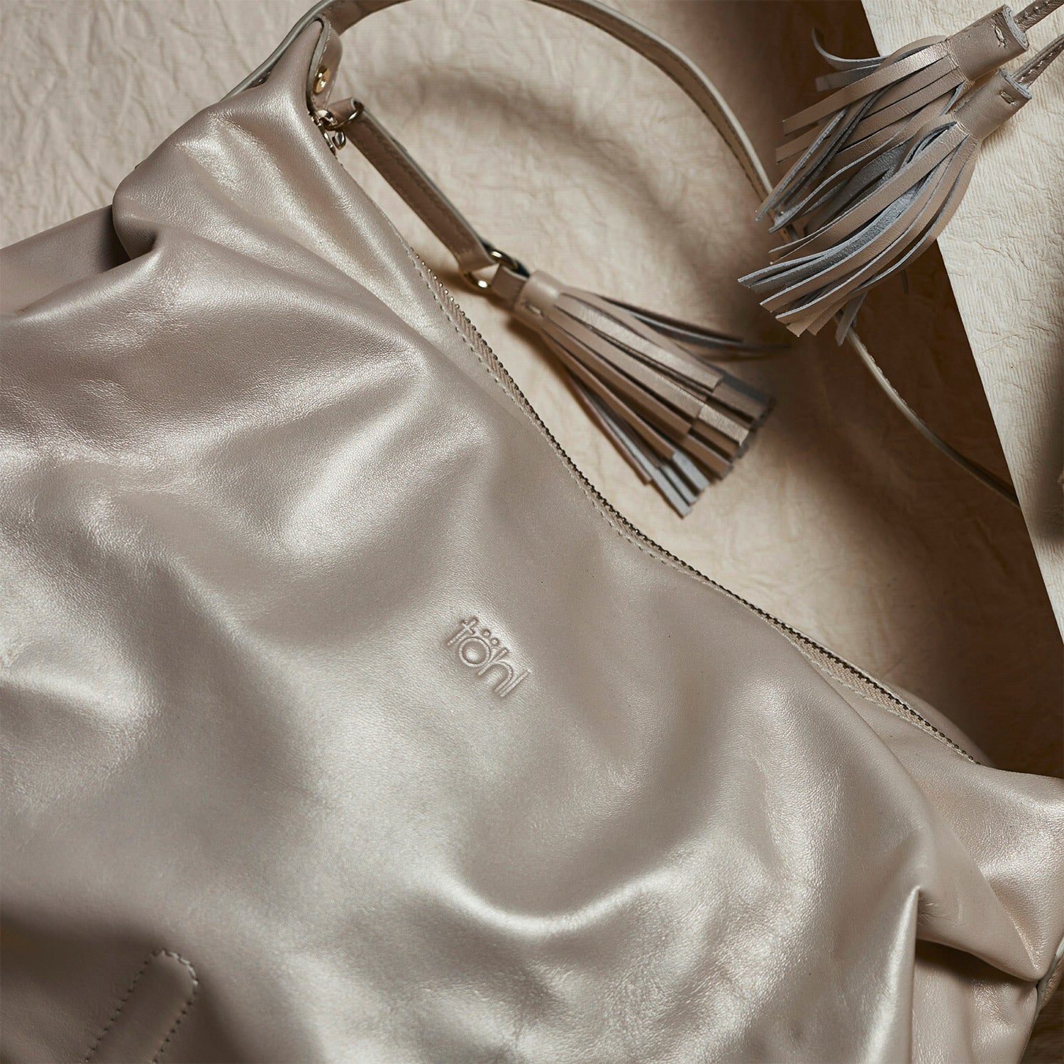 TINSLEY WOMEN'S SHOULDER BAGUETTE - CHAMPAGNE PEARL