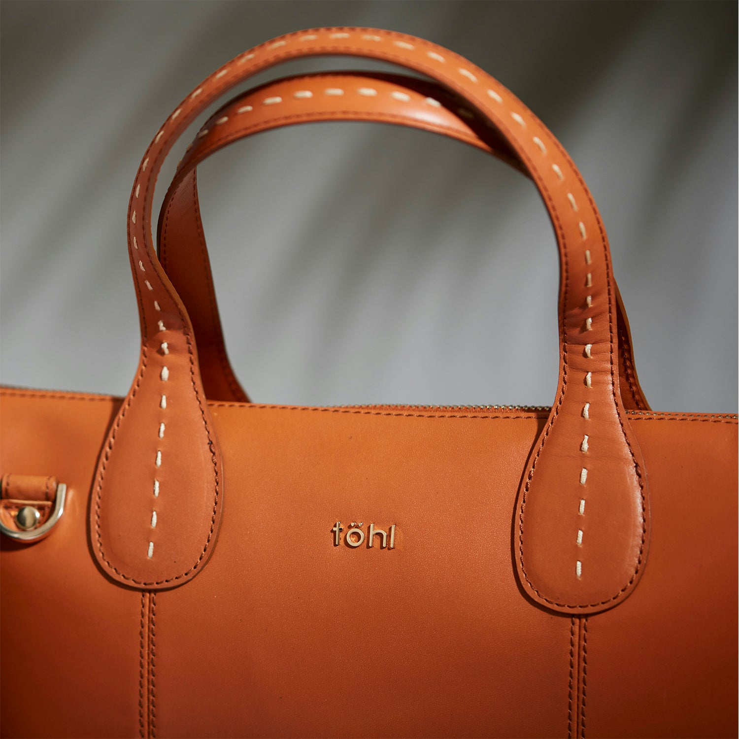VESEY WOMEN'S SLIM VALISE - COGNAC