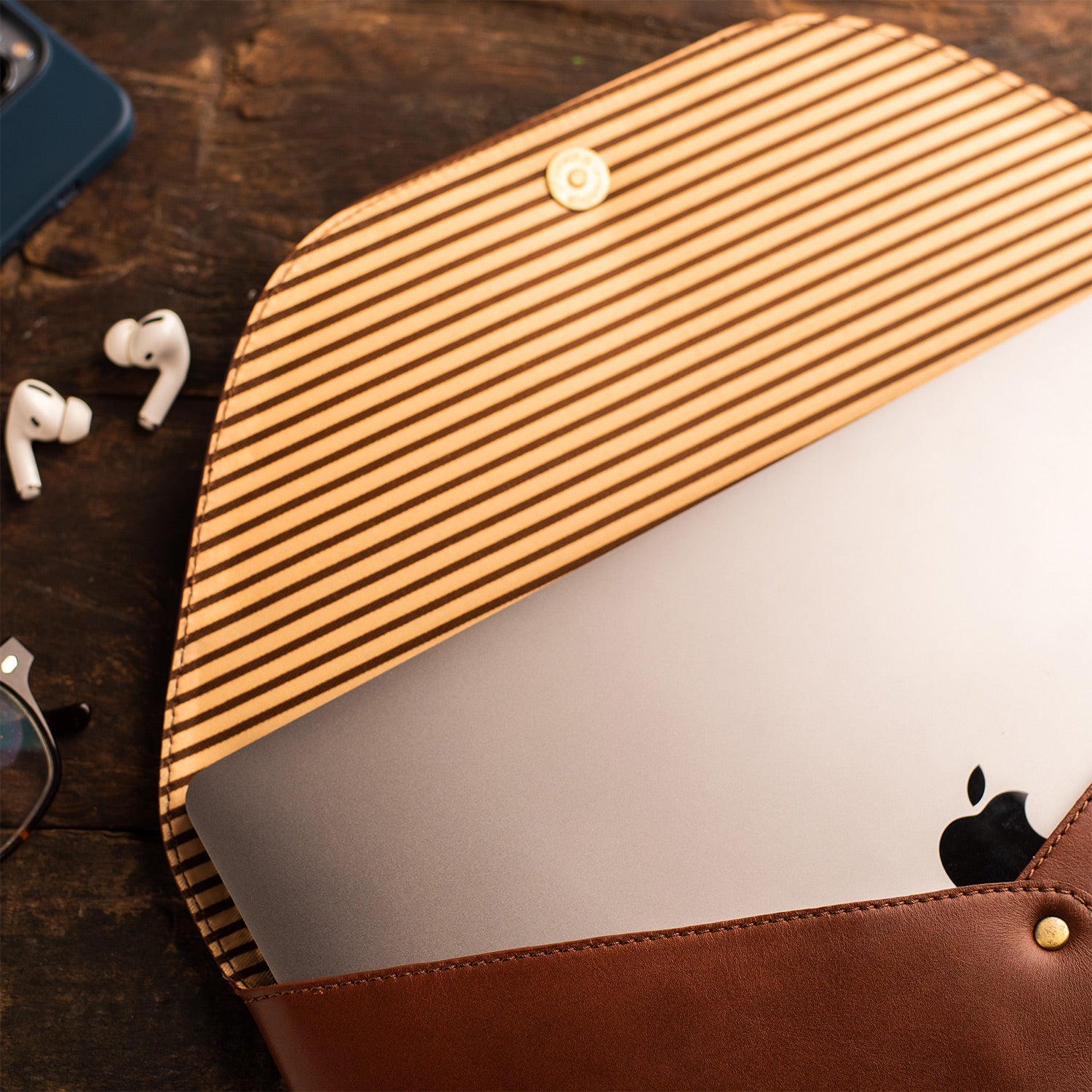 VIENNA LAPTOP SLEEVE - VINTAGE TAN