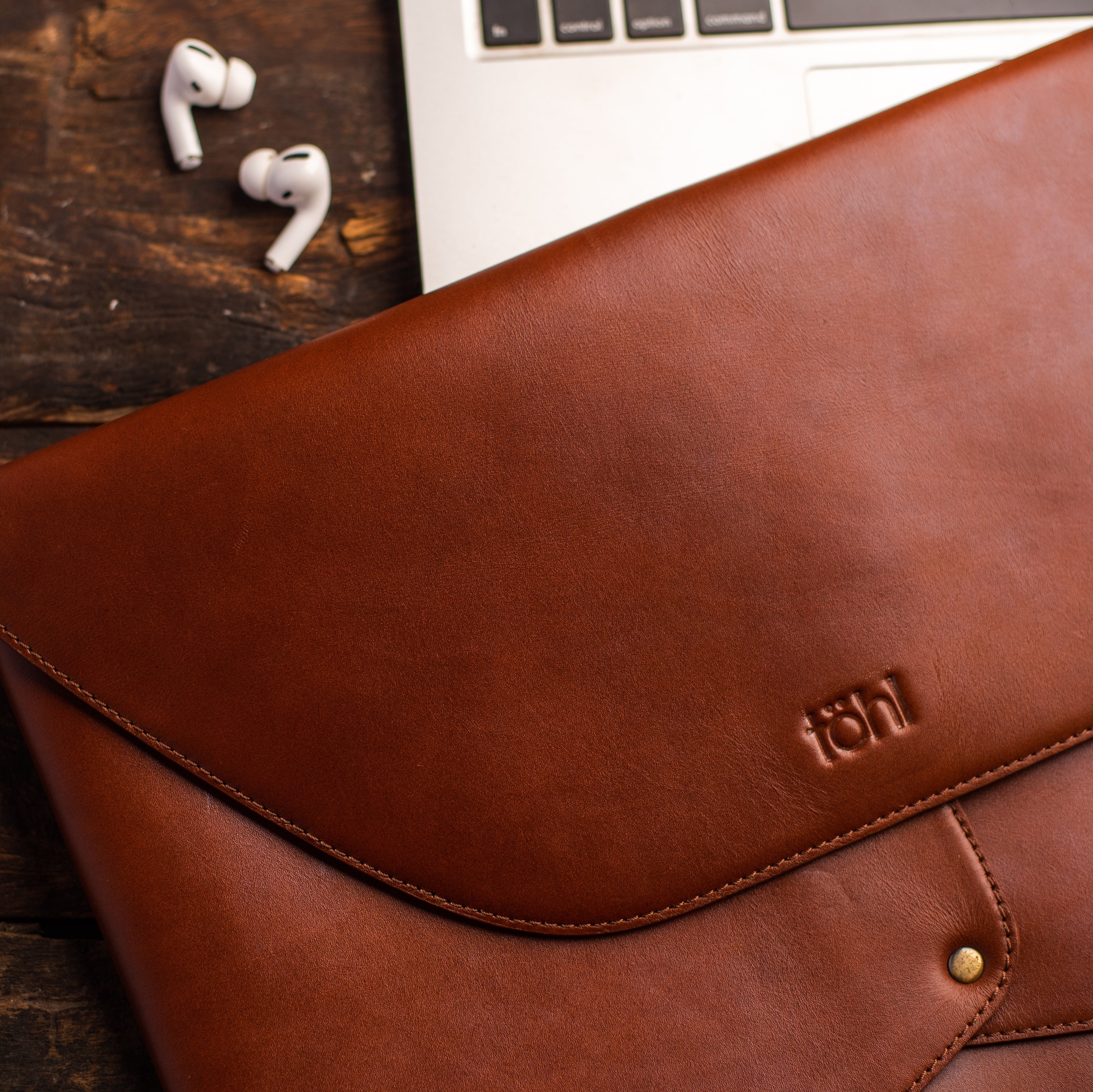 VIENNA LAPTOP SLEEVE - VINTAGE TAN