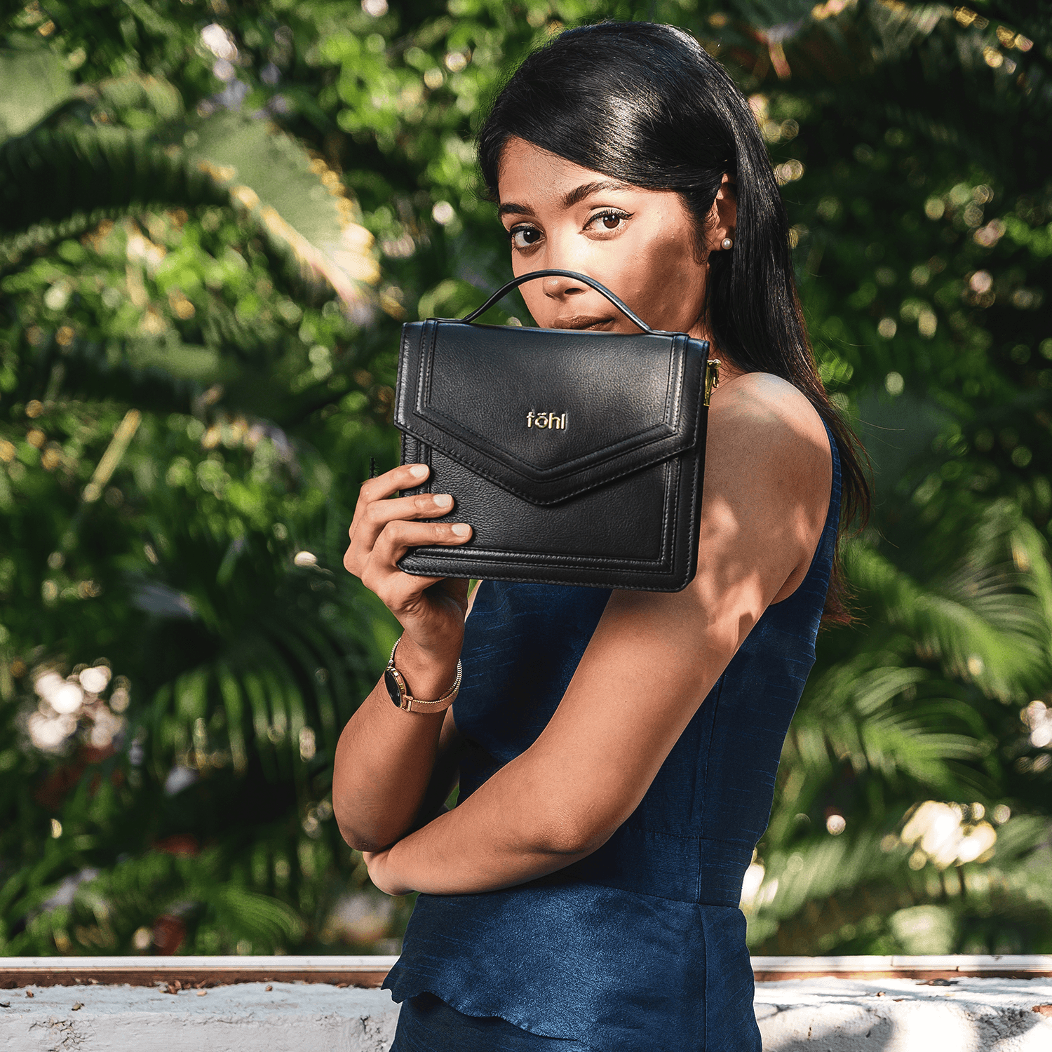 AVON WOMEN'S CROSSBODY BAG - CHARCOAL BLACK