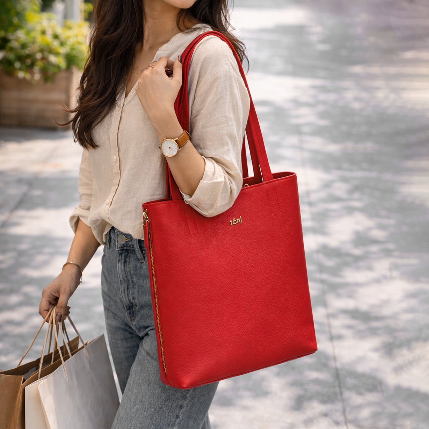 CARLISLE WOMEN'S SHOPPER - SPICE RED