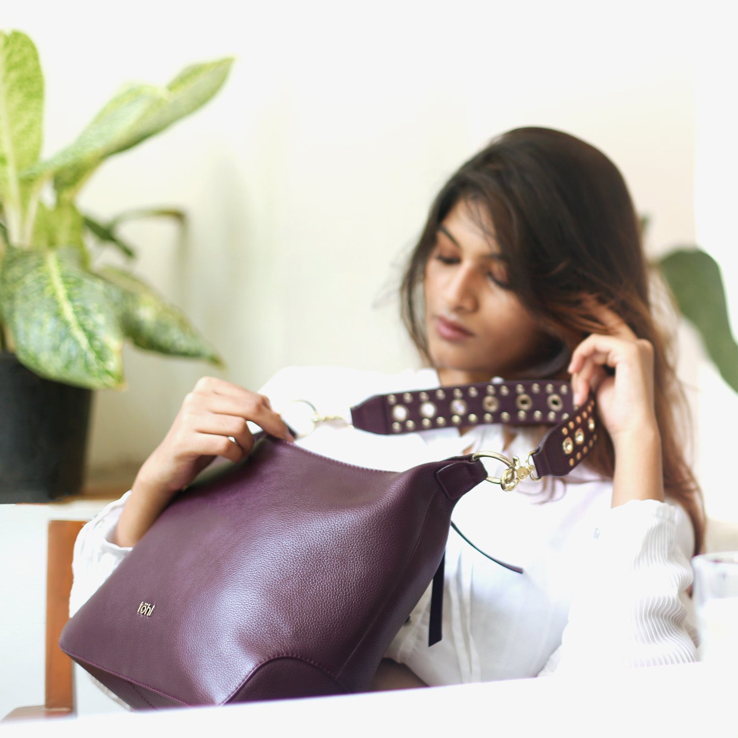FENCHURCH WOMEN'S SHOULDER BAG - PLUM