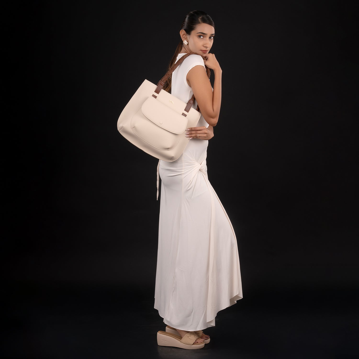 गैरेट महिलाओं का टोट बैग - सफ़ेद