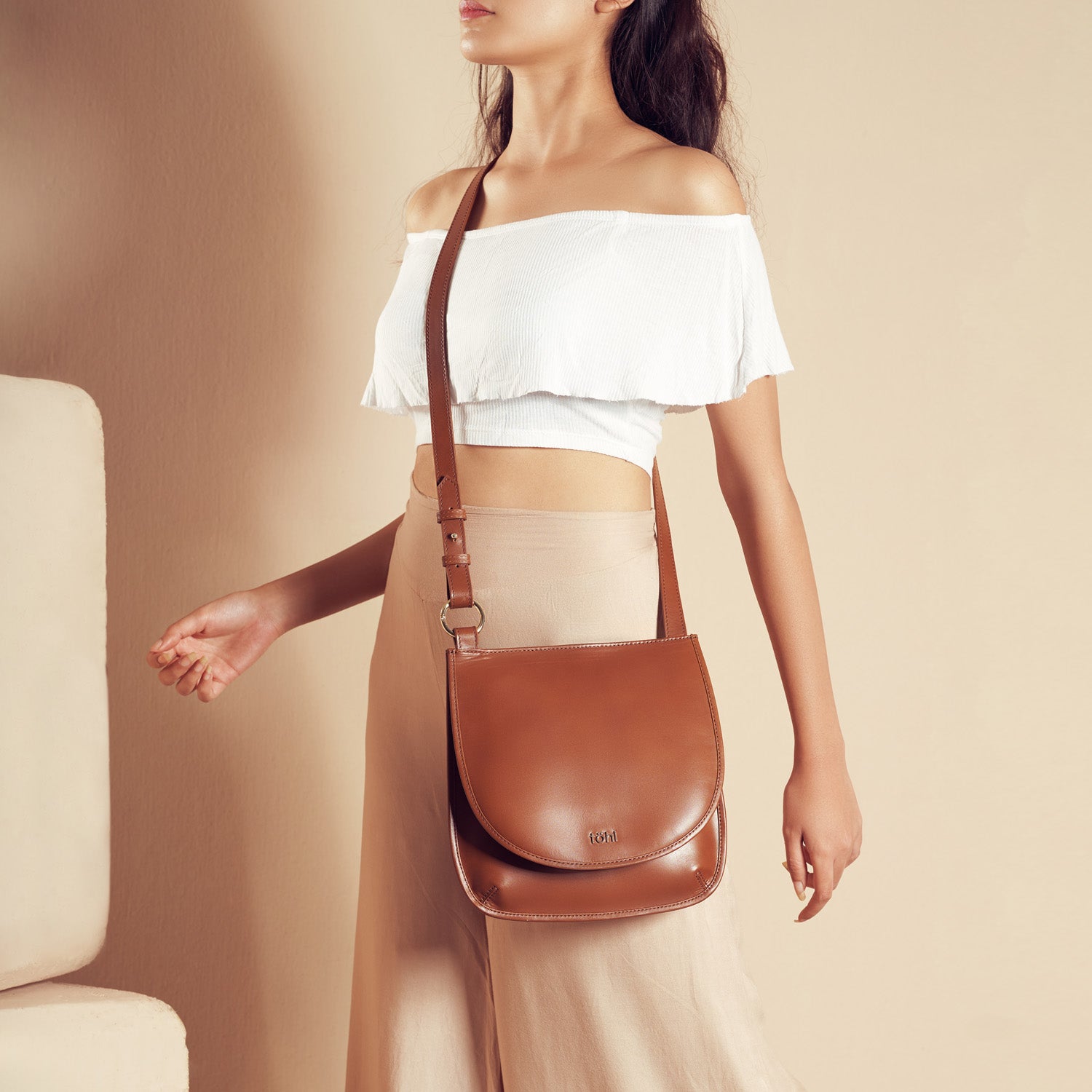 LEITH WOMEN'S SLING CROSSBODY BAG VINTAGE TAN