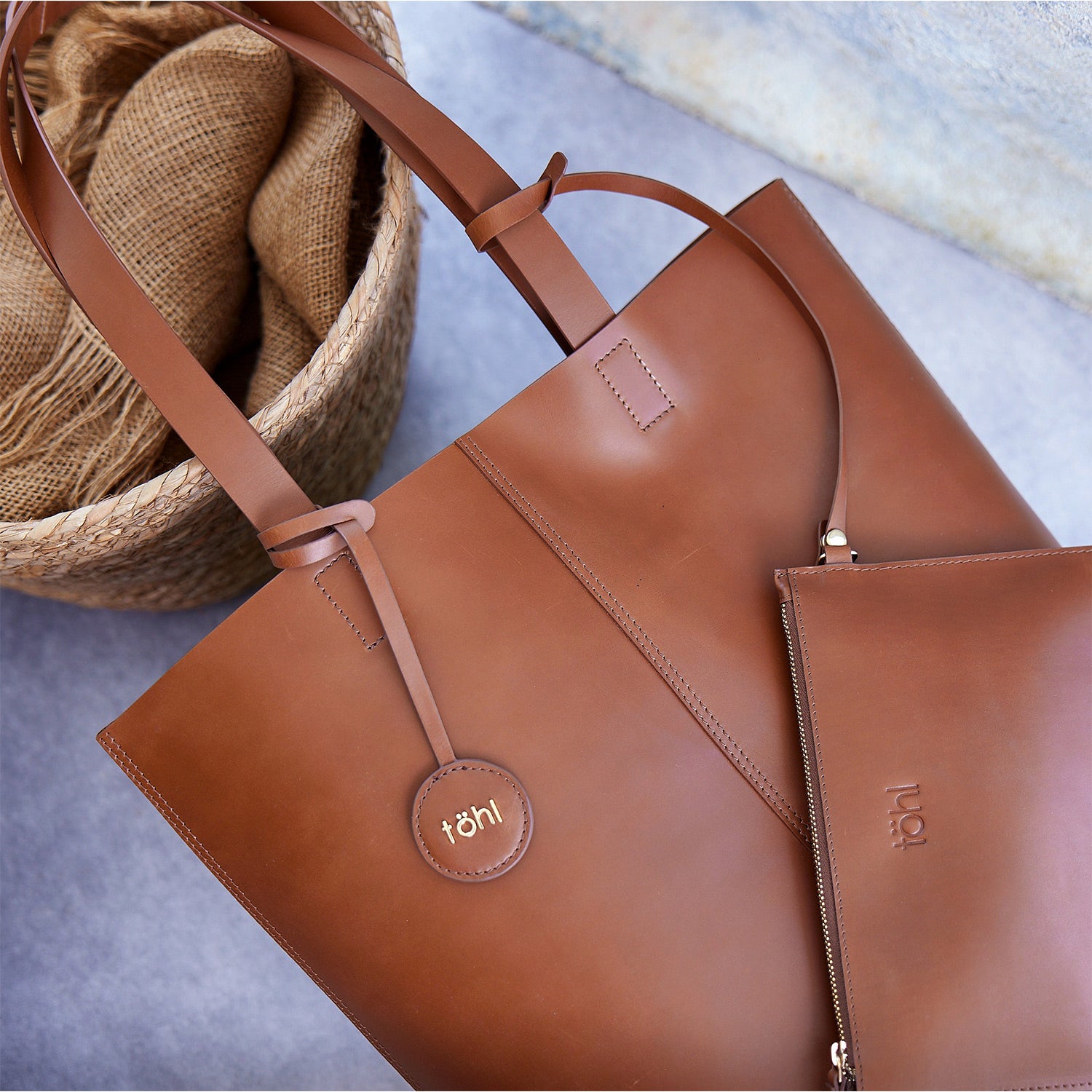 MARI WOMEN’S SHOPPER - TAN