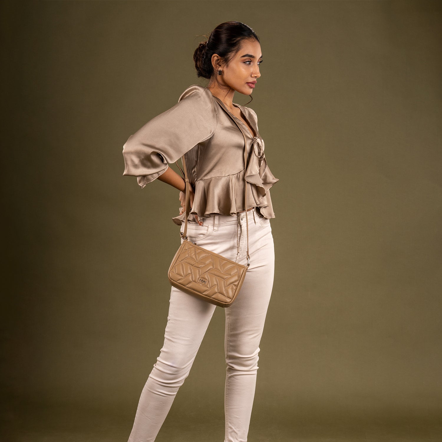 MISSI WOMEN'S SLING BAG - NUDE