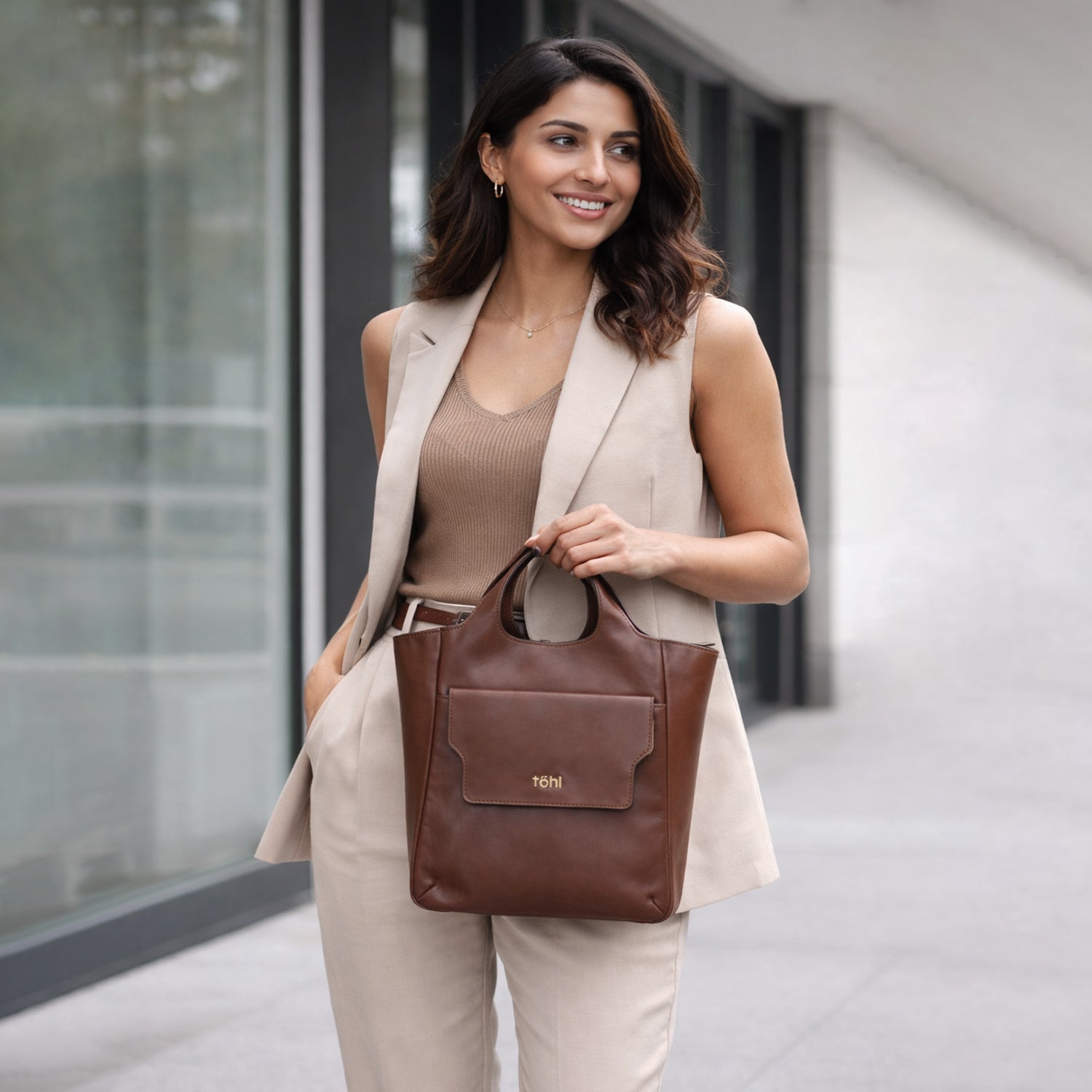 OPRAH WOMEN'S HANDBAG - WALNUT