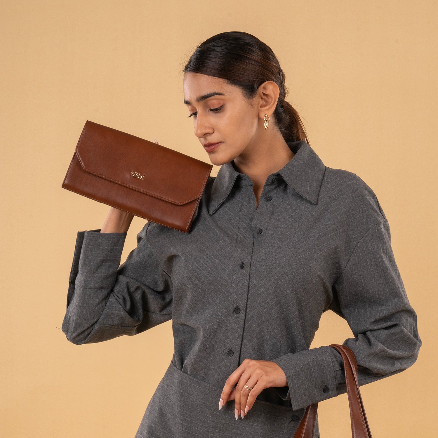 RISCA WOMEN'S CLUTCH - VINTAGE TAN