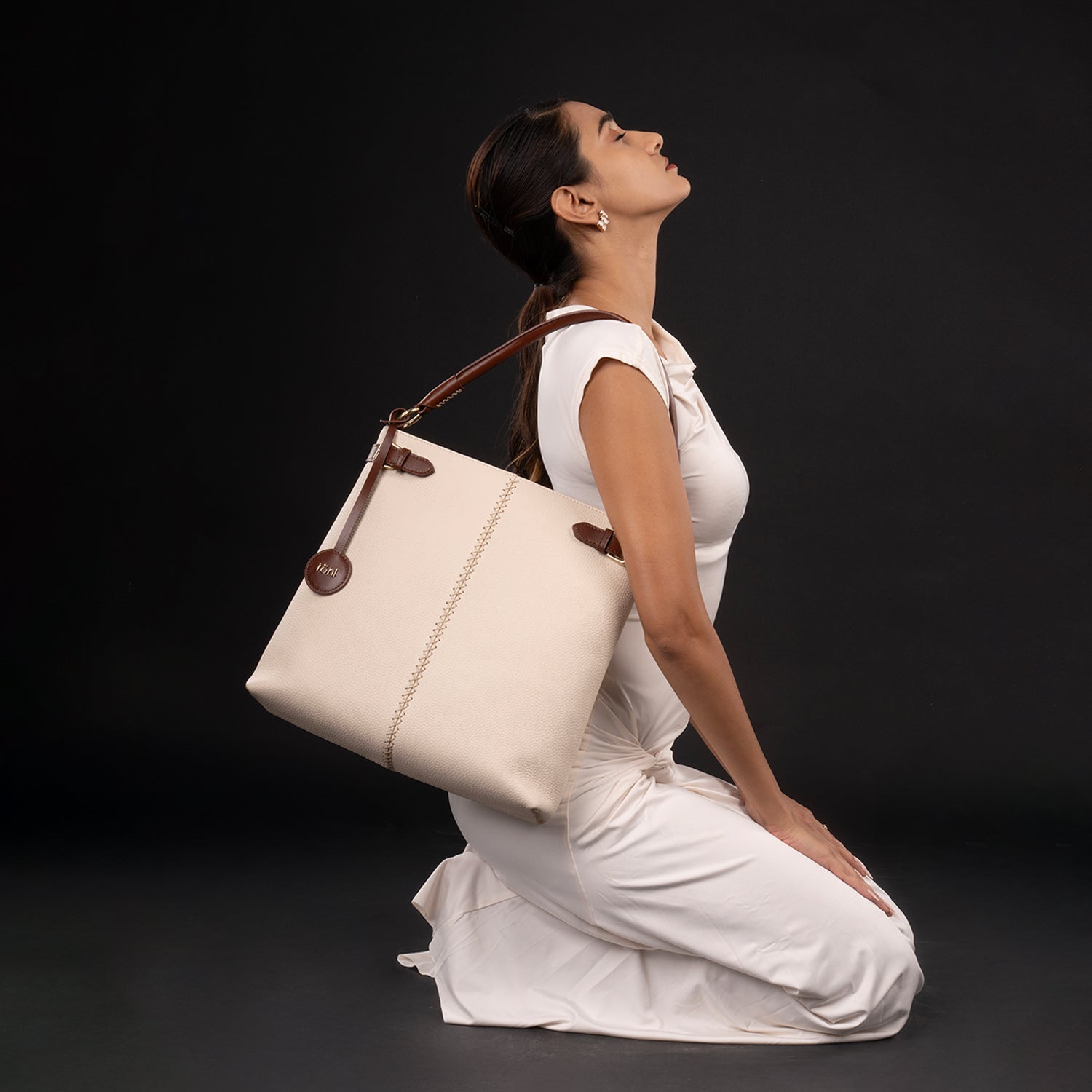 WILLOW WOMEN'S SHOULDER BAG - WHITE